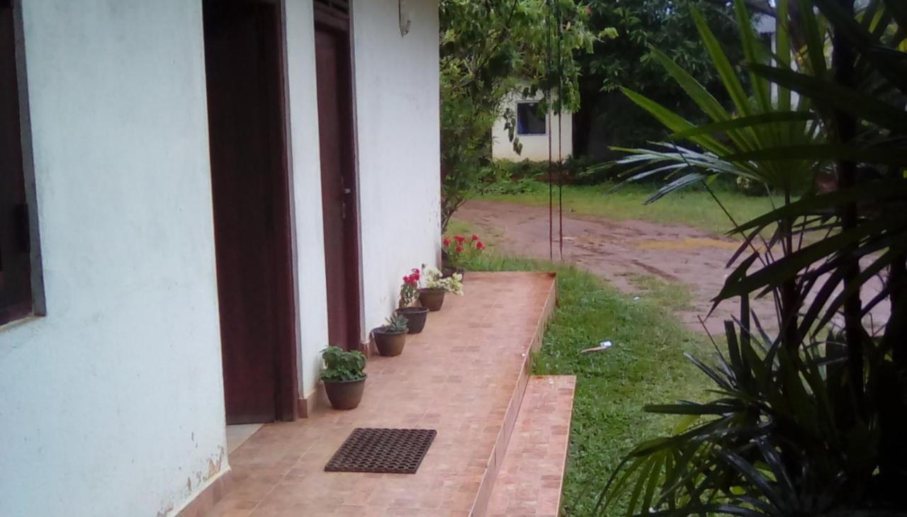 Leaf Guest House Gampola Exteriör bild